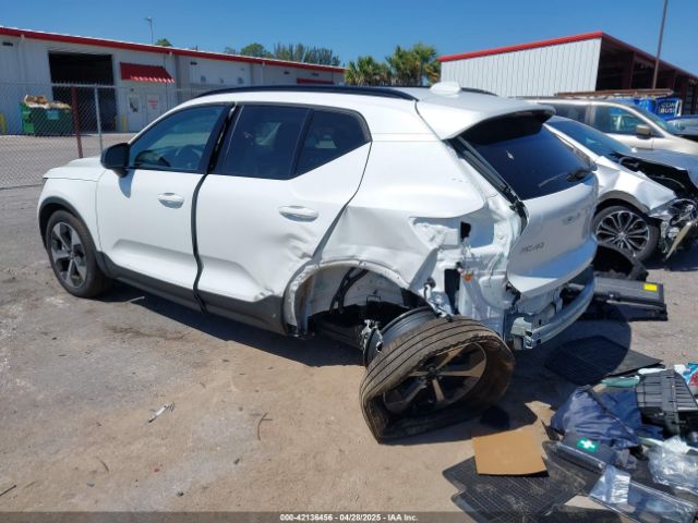 YV4L12UC2S2451557 Volvo Xc40 B5 Plus Dark Theme