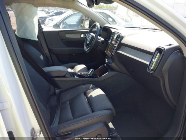 YV4L12UC2S2451557 Volvo Xc40 B5 Plus Dark Theme