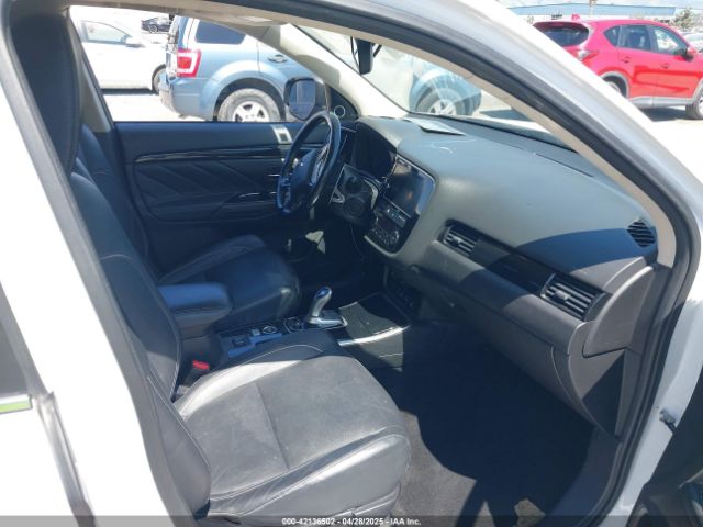 2018 MITSUBISHI OUTLANDER PHEV JA4J24A5XJZ065607 Photo 4
