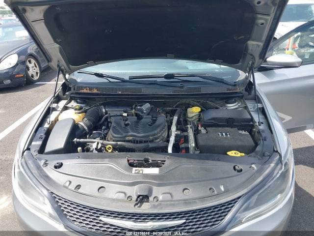 1C3CCCBG8FN613726 Chrysler 200 S