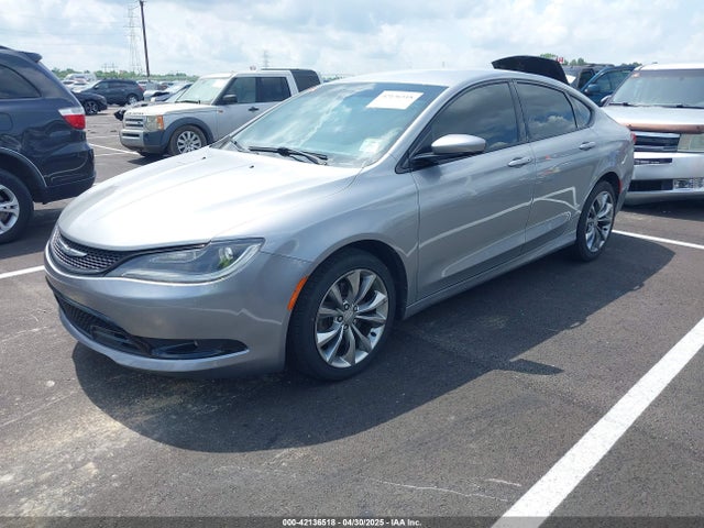 1C3CCCBG8FN613726 Chrysler 200 S