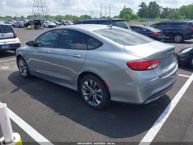 1C3CCCBG8FN613726 Chrysler 200 S