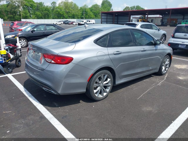 1C3CCCBG8FN613726 Chrysler 200 S