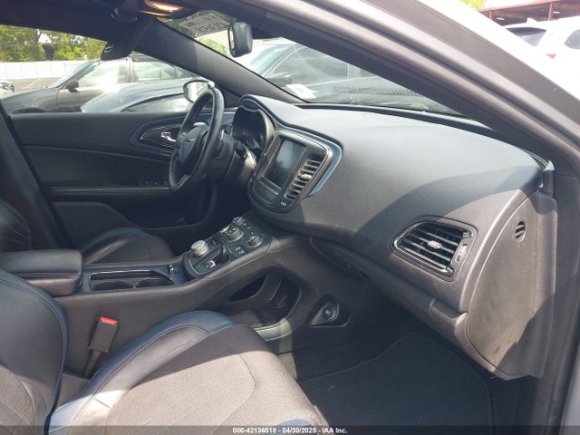 1C3CCCBG8FN613726 Chrysler 200 S