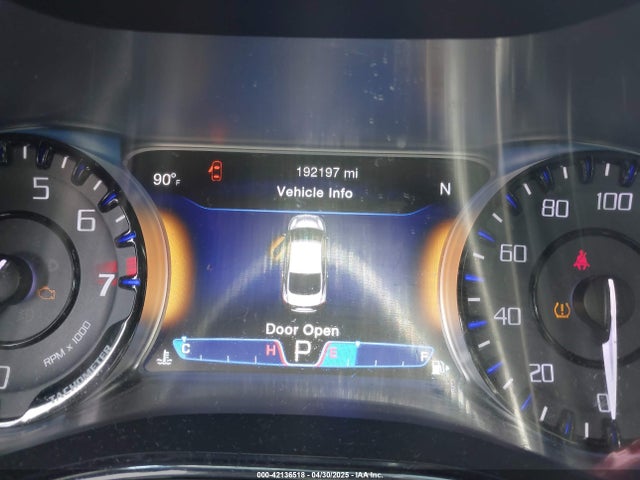 1C3CCCBG8FN613726 Chrysler 200 S