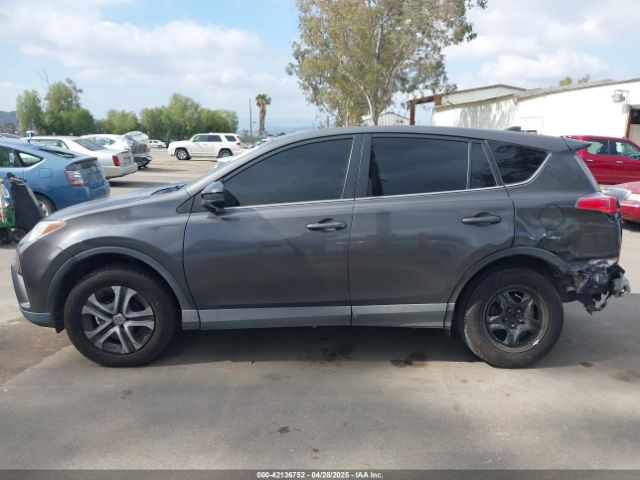 2T3ZFREV6HW395050 Toyota RAV4 LE