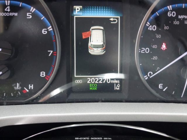 2T3ZFREV6HW395050 Toyota RAV4 LE