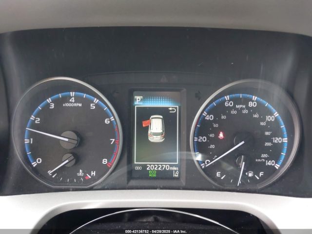 2T3ZFREV6HW395050 Toyota RAV4 LE