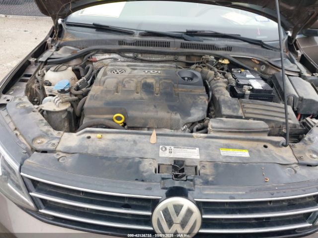 3VWLA7AJ3FM279957 Volkswagen 2015