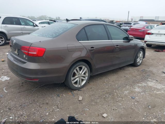 3VWLA7AJ3FM279957 Volkswagen 2015