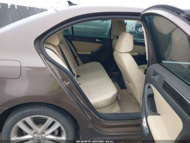 3VWLA7AJ3FM279957 Volkswagen 2015