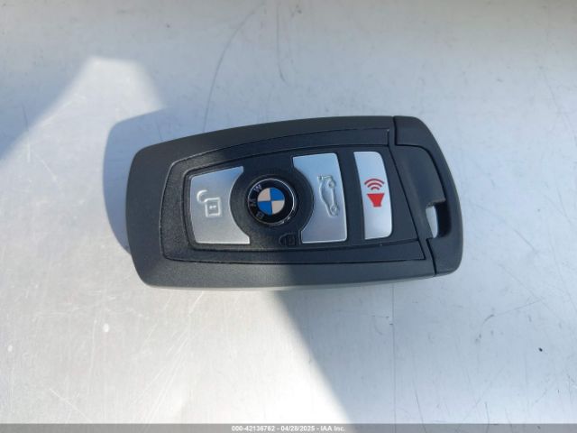 WBA8A9C5XJAD27898 BMW 320i