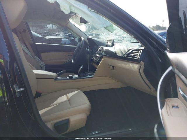 WBA8A9C5XJAD27898 BMW 320i