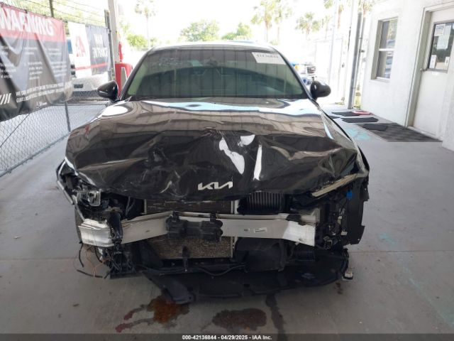 5XXG14J28NG105572 KIA K5 LXS