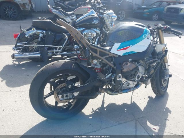 2022 BMW S 1000 WB10E2307N6F01609 Photo 3