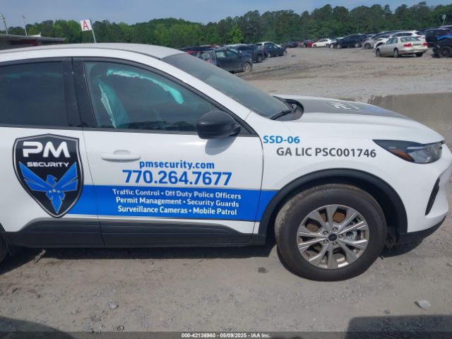 1FMCU0GNXSUA45604 Ford Escape Active