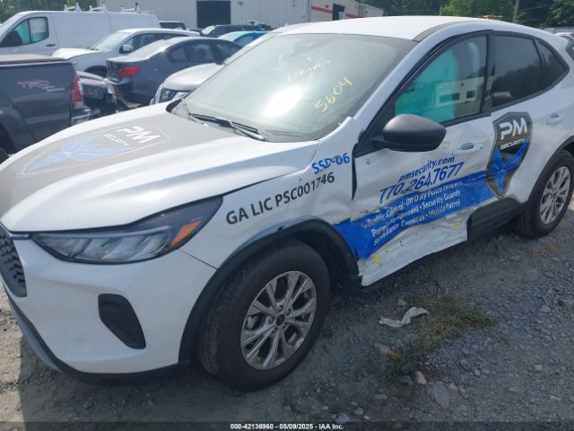 1FMCU0GNXSUA45604 Ford Escape Active