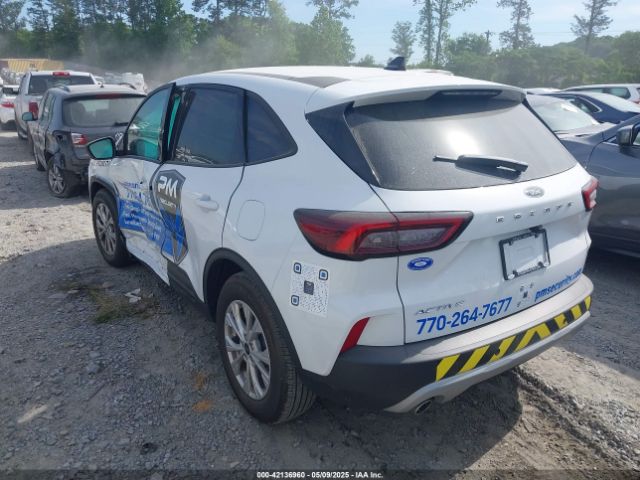 1FMCU0GNXSUA45604 Ford Escape Active