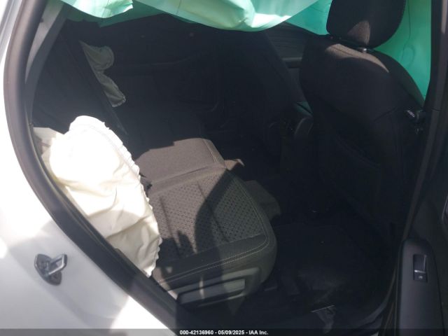 1FMCU0GNXSUA45604 Ford Escape Active