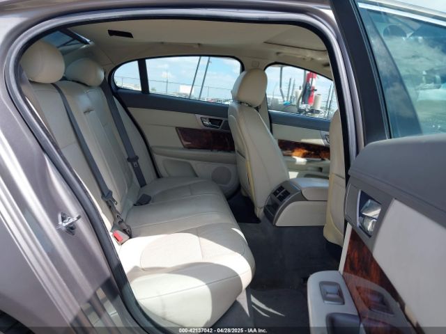2009 JAGUAR XF SAJWA07CX91R26311 Photo 7