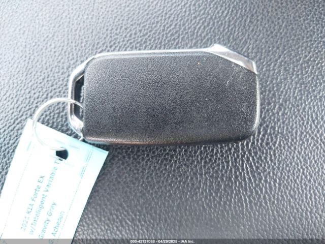 3KPF54AD7ME299780 KIA FORTE EX