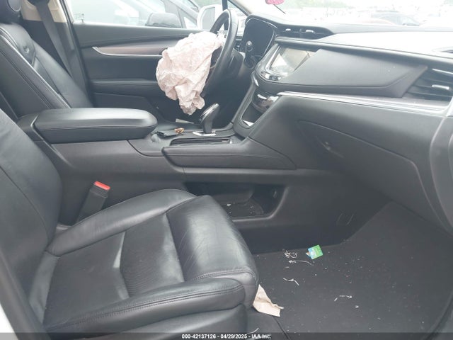 2017 CADILLAC XT5 1GYKNCRS1HZ111626 Photo 4