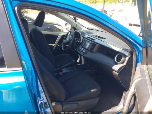 2T3BFREV0GW409170 Toyota RAV4 LE