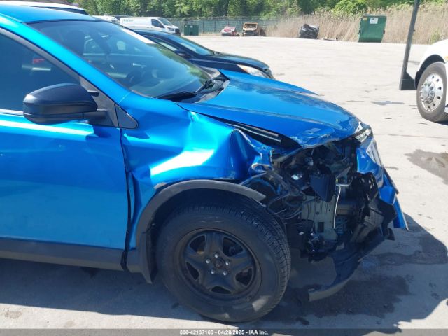 2T3BFREV0GW409170 Toyota RAV4 LE