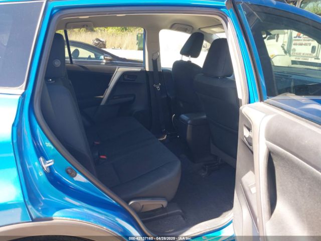 2T3BFREV0GW409170 Toyota RAV4 LE