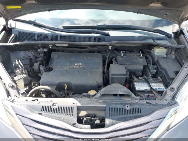 5TDKK3DC8FS594979 Toyota Sienna Le 8 Passenger