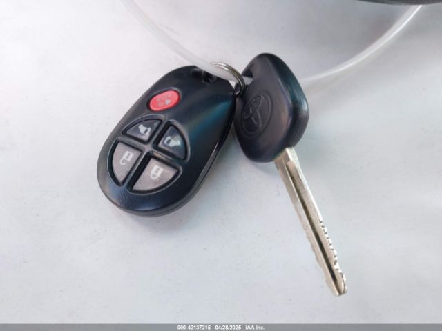 5TDKK3DC8FS594979 Toyota Sienna Le 8 Passenger
