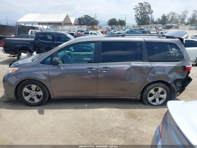 5TDKK3DC8FS594979 Toyota Sienna Le 8 Passenger
