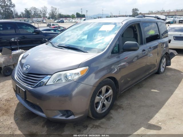 5TDKK3DC8FS594979 Toyota Sienna Le 8 Passenger