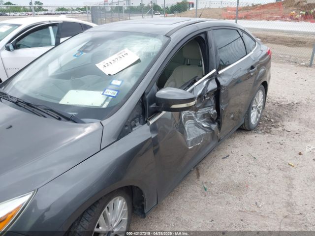 1FADP3J21GL260145 Ford 2016