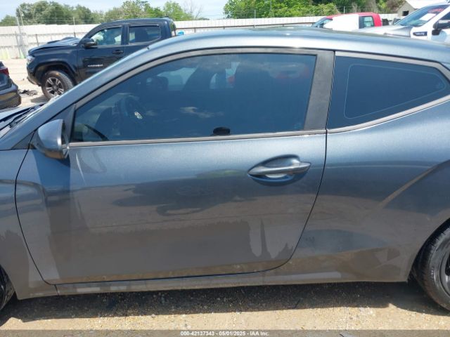 KMHTG6AFXKU016745 Hyundai Veloster 2.0