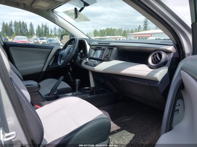 2T3RFREV9GW463212 Toyota Rav4 Xle