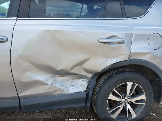 2T3RFREV9GW463212 Toyota Rav4 Xle