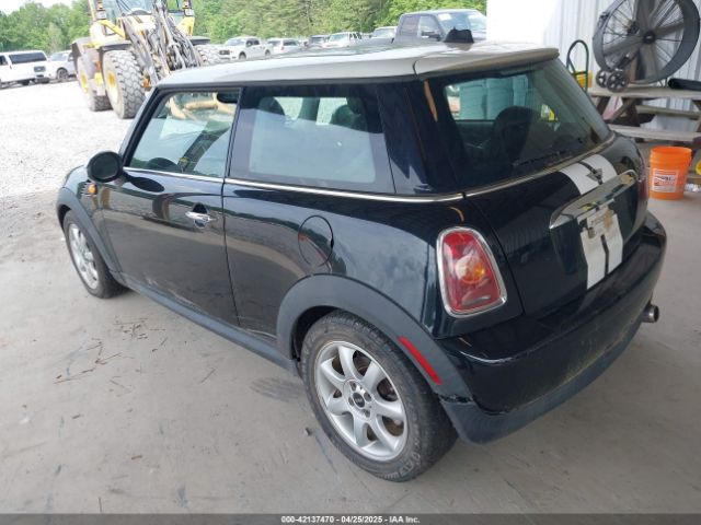 2010 MINI COOPER WMWMF3C50ATZ26663 Photo 2