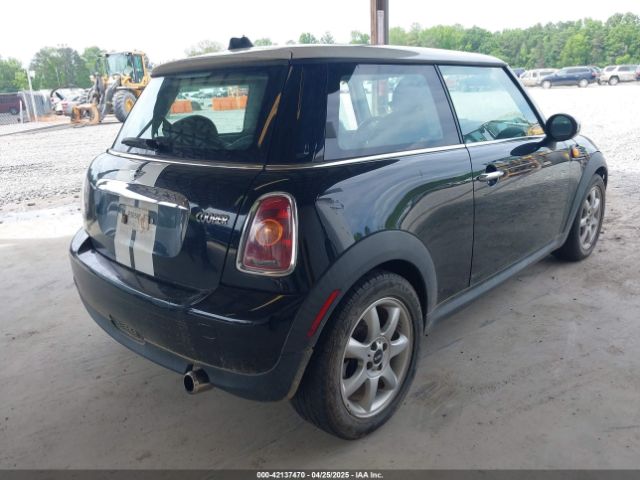 2010 MINI COOPER WMWMF3C50ATZ26663 Photo 3