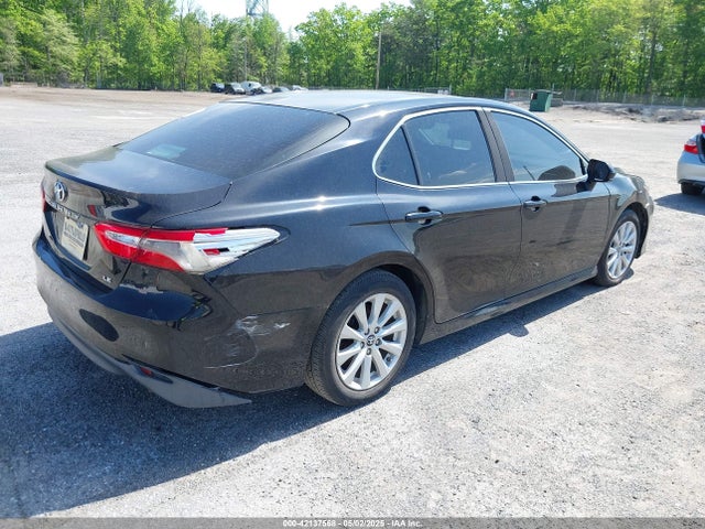 4T1B11HK1JU559113 Toyota CAMRY LE