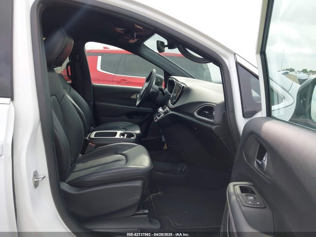 Chrysler Pacifica Select 2025 2C4RC1BG7SR530912 Image 5