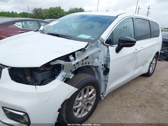 Chrysler Pacifica Select 2025 2C4RC1BG7SR530912 Image 6