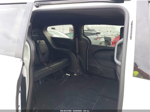 Chrysler Pacifica Select 2025 2C4RC1BG7SR530912 Image 8