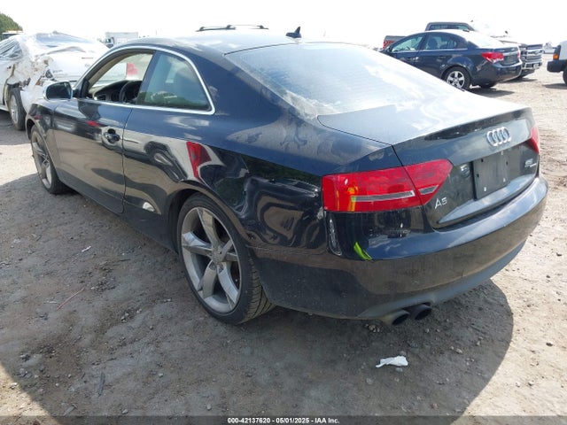2011 AUDI A5 WAULFAFR2BA022552 Photo 2