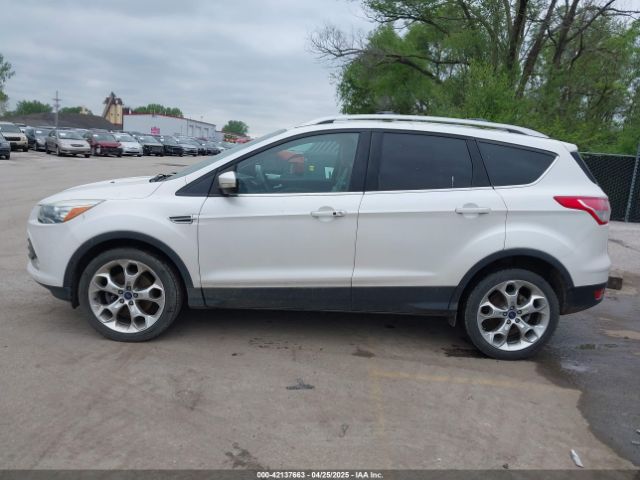 1FMCU9J96GUB97564 Ford Escape Titanium