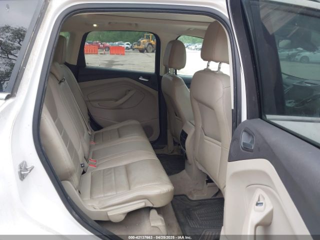 1FMCU9J96GUB97564 Ford Escape Titanium