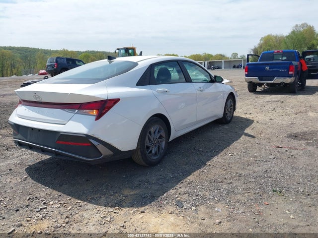 KMHLM4DG5RU641629 Hyundai ELANTRA SEL