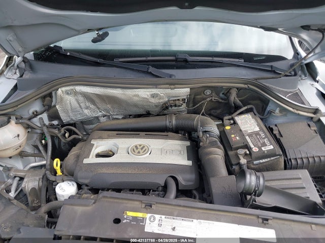 WVGAV7AX7JK001822 Volkswagen Tiguan Limited 2.0t