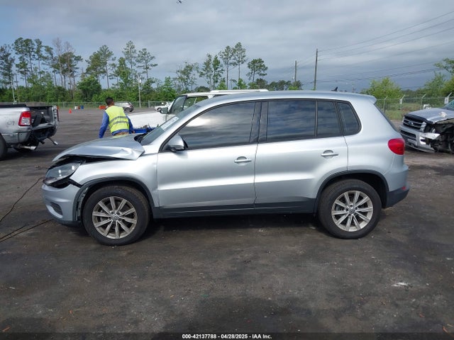 WVGAV7AX7JK001822 Volkswagen Tiguan Limited 2.0t