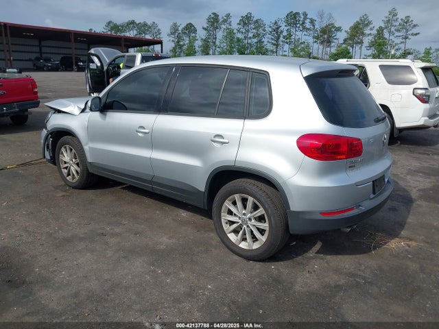 WVGAV7AX7JK001822 Volkswagen Tiguan Limited 2.0t